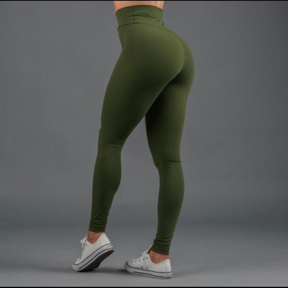 SOLD BuffBunny Original Rosa Leggings - Picture 2 of 8